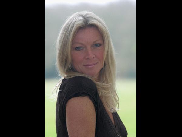 Singer/pianist.New to Twitter, so all help needed>