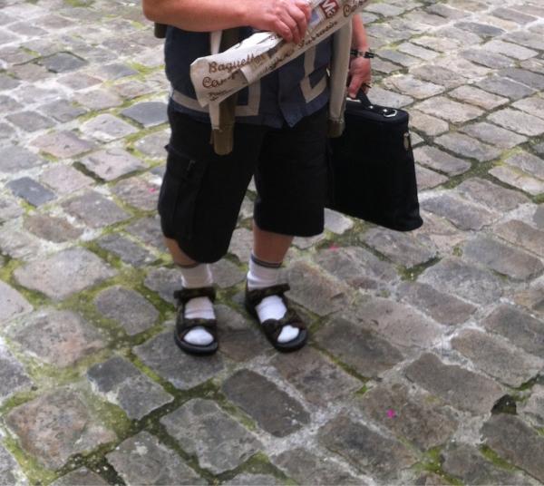 character Joke Fictitious Charlotte Prato on Twitter: "ALERTE pantacourt + sandales avec chaussettes... #trop http://t.co/i0xQg6Gn" / Twitter character Joke Fictitious Charlotte Prato on Twitter: "ALERTE pantacourt + sandales avec chaussettes... #trop http://t.co/i0xQg6Gn" / Twitter