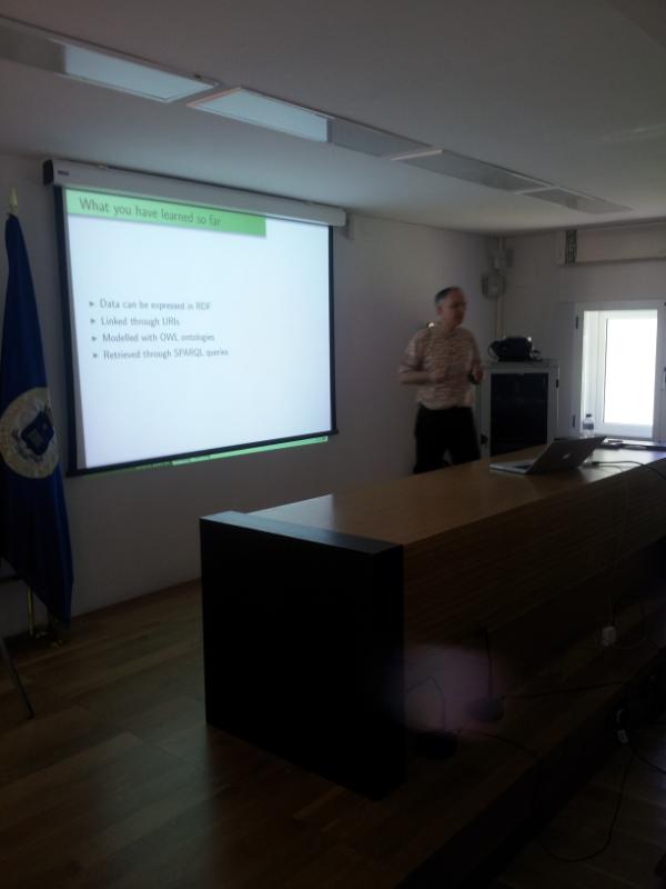SSSW2012's tweet photo. . Jerome introducing ontology matching #sssw2012 http://t.co/G6XuBO1t