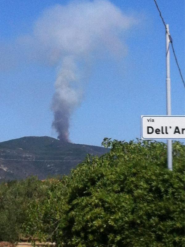 ggiubi's tweet photo. #incendio http://t.co/puiQyyMF