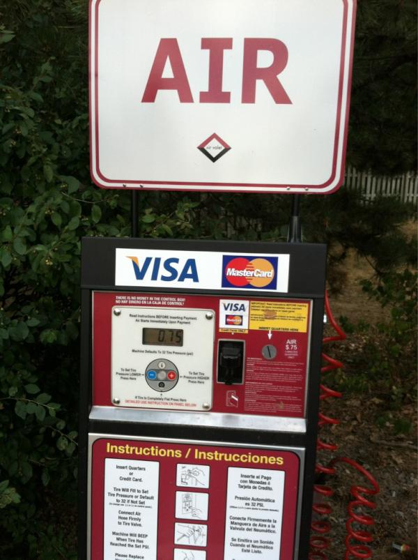 EinGR's tweet photo. @ramseyshow @DaveRamsey would die! Buying AIR on credit! #ridiculous http://t.co/KtxpTaOq