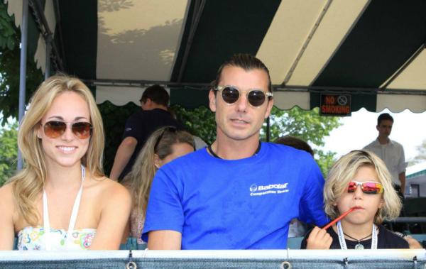 BekahBerger's tweet photo. Rhody Radar: Bush front man Gavin Rossdale in Newport catching some Hall of Fame Tennis with son Kingston #WPRO http://t.co/OUBu5lHB