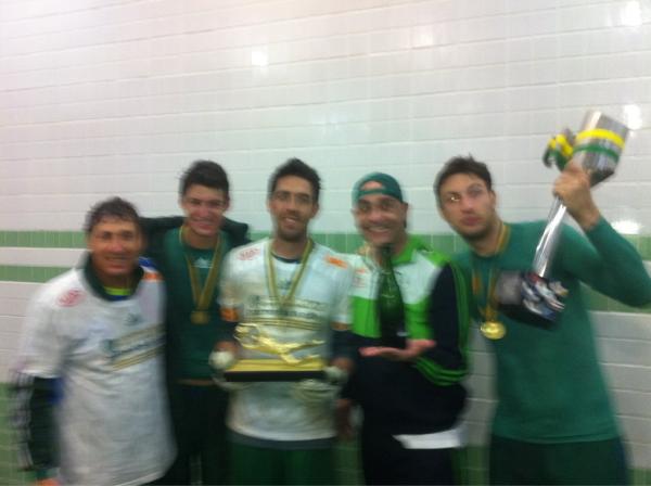 MarcosGoleiro12's tweet image. Cada um com a sua taça...kkkk