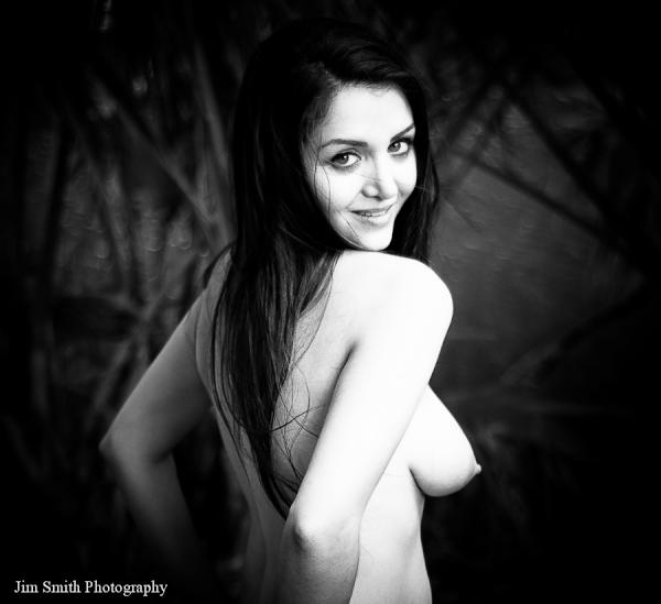LyraLaveau's tweet photo. On MFC in 5! Having a skype show sale, $35 for 15 min! Book your slot before they fill up and let's get dirrrty! #mfc http://t.co/7YxHQl0u