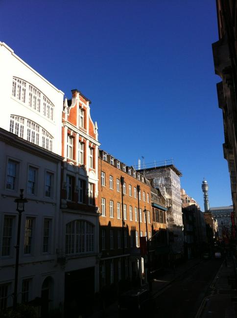 SammyG66's tweet image. Summer arrives in Dean Street #lookup2