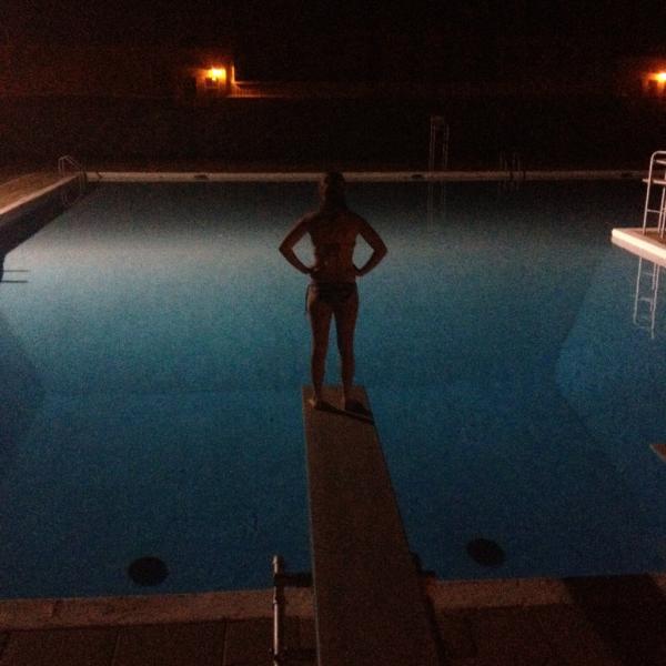 dooleykristen's tweet image. @angelinamac5 #pooljumping