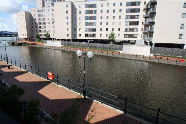 **NEW** Adventurers Quay, one bed with water views only £119,950!!!!! Call 02920 537722 for a viewing.