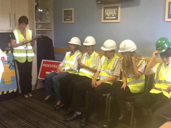 YORbuild's tweet photo. Axholme Academy the final contender into the @yorbuild challenge with a time of 2 mins 21 secs #teentech http://t.co/rHFptP7p