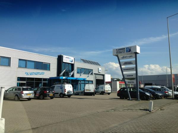 PJansenPuntNL's tweet photo. Bouwvak begonnen, winkel en service draaien wel door! Fijne vakantie en zonnige groet http://t.co/XDvvKRHa