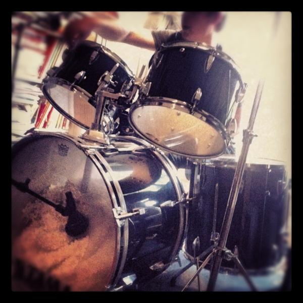 WKFofficial's tweet photo. Our personal where kings failed drumkit! We bought this for only €250 #awesome #band #drum #WhereKingsFailed http://t.co/ng391qkE