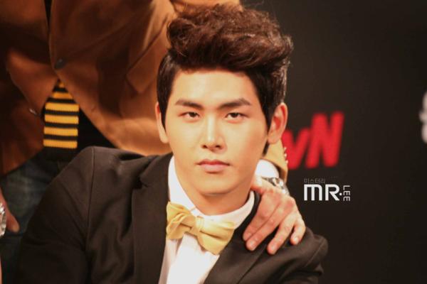 120712 응답하라 1997 제작발표회 / 호원아 나 죽일거야??? 나 죽이지마 ㅠㅠ 진짜 숨이 멎어서 죽을거같아