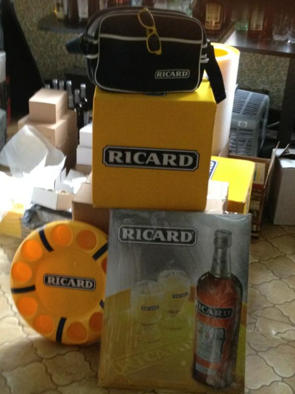 FeysLothar's tweet photo. Plectrum is klaar voor het ricardnaval! http://t.co/H8BaDSqs