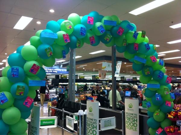 jmgkeeffe's tweet photo. @tjeerdjegen @Murp1961 Scott and the team @ Neutral Bay having a crack at ITunes. http://t.co/WOVubeH6