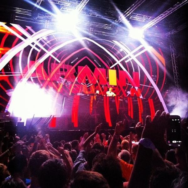 ArminFansMexico's tweet image. [pic] @arminvanbuuren durante su set en el #ASOT550 IBIZA #TranceFamily #ASOT569 #ASOT
