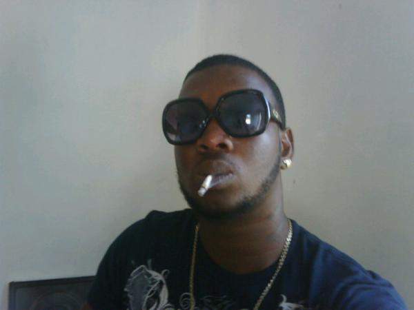 faskacolony's tweet photo. "Mi smoke up di herbz like bob marley" http://t.co/yiP1VrSV
