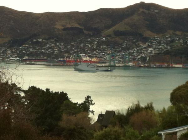 Always a little anxious when a navy ship comes into Lyttelton port. Reminiscent of Feb 2011 #eqnz