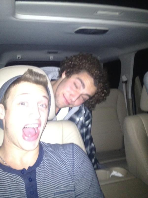 Zach_Zucker's tweet image. @jmsterns you coulda done way better than that, I'm a little disappointed #GoBlueStayBlue