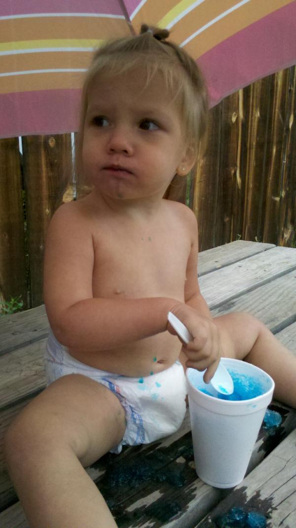 GrizFam5's tweet image. Emerson enjoying a snow cone at the snack shack in @Red_River_NM . #FunTradition.