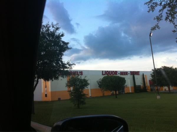 chad_currie16's tweet image. Just liquor store virginity #21 #outletstyle