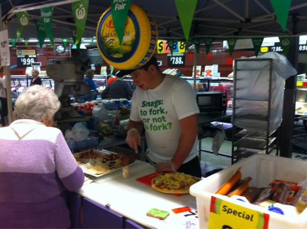 LyndallMorris's tweet photo. @JLudbrooke Pizza sampling @ Clifford. http://t.co/TirOk6oU