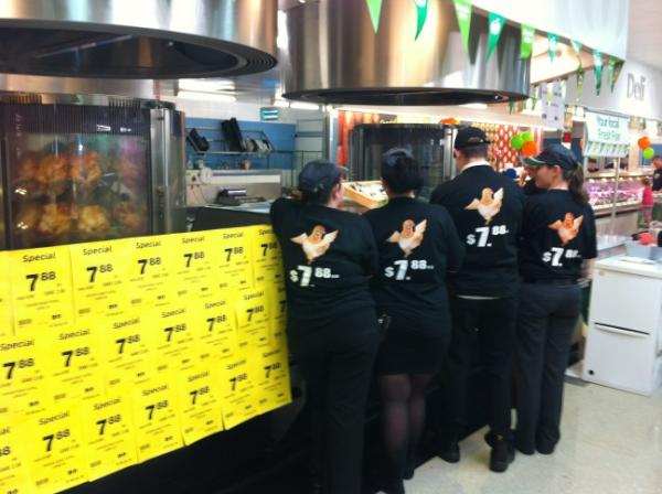 DPattemore's tweet photo. #woolworthsfreshfair@tjeerdjegen @Murp1961 @JLudbrooke @kevindhnaram Chickens walking out at Wynnum http://t.co/xZdV0S65