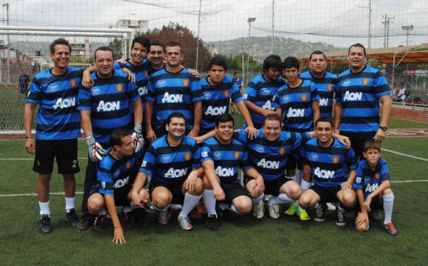 zoeyparfums's tweet photo. Equipo de futbol patrocinado por @ z o eyparfums http://t.co/Vw7RlXbl