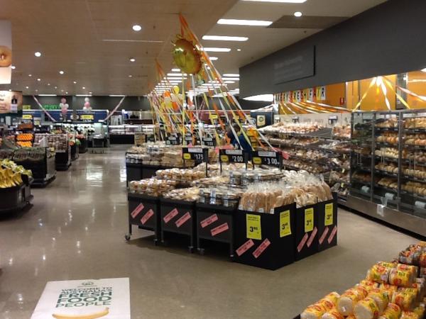 siansdad's tweet photo. “@KrisRuthven: @tjeerdjegen @Chrisco100 @sgr01613 @bolin_brad Karrinyup Bakery Fresh fairs http://t.co/caCKzWyz” awsome!