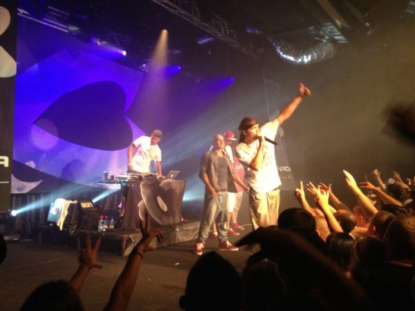 maxbrenerrr's tweet photo. Каста в действии http://t.co/YowHMhfh