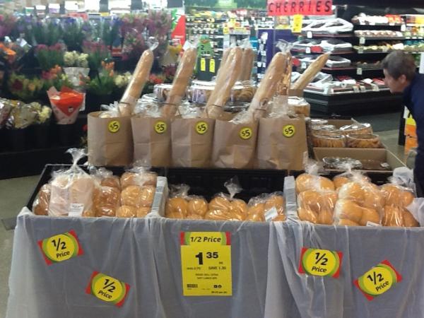 MhudsonCom's tweet photo. Sowing their suff in Bakery at Warragul http://t.co/NmiktPnL