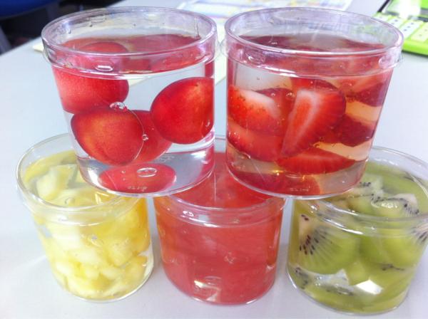 フルーツケーキファクトリー 公式 フルーツゼリー O 総本店では7月17日から販売開始 一個1円 140円です Http T Co Dvr17y7g Twitter