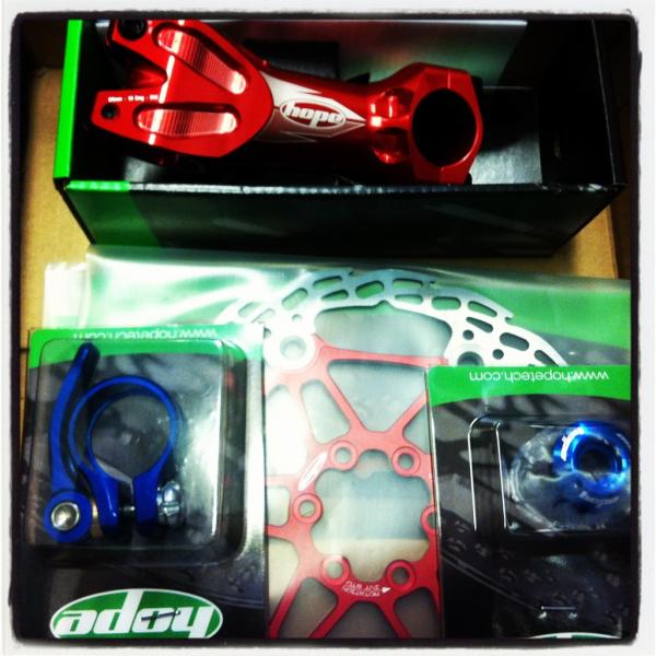 JohnAtkinscycle's tweet photo. Hope do some pretty bling kit, just had a box of coloured goodies come in! http://t.co/mwbsxv3Q
