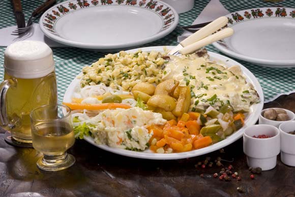 E pra fica com água na boca, que tal um prato desse acompanhado de um choppinho gelado?!