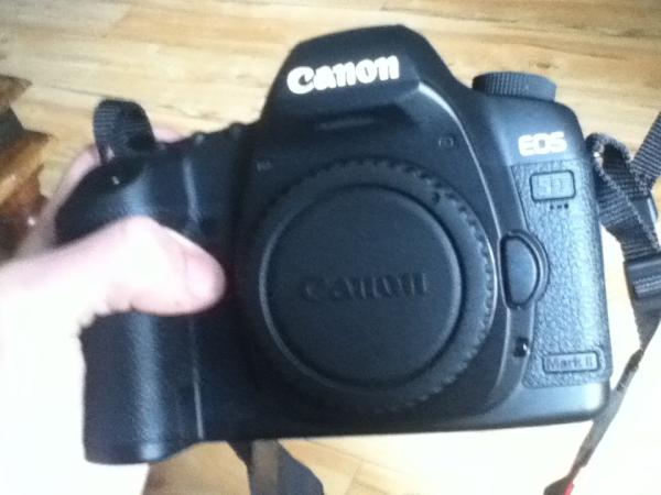 Astroelliott's tweet photo. £2,000 later... Got my Mark ii soooo fucking happy!!!!!! http://t.co/tuMoFf7U