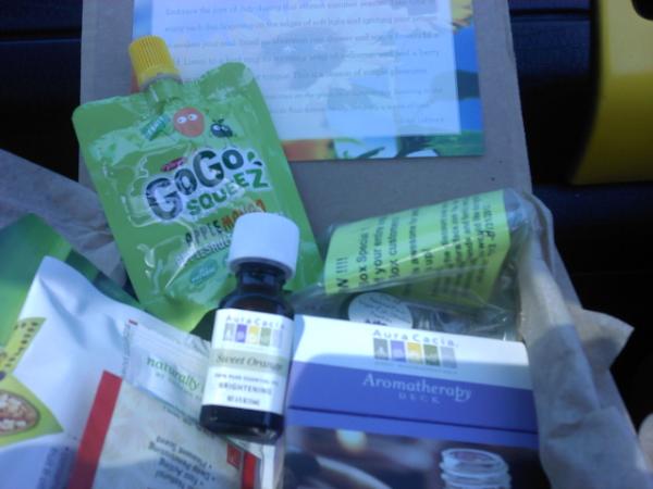 PattiBryant's tweet image. My favourites from #consciousbox this month -plus tons of #TEA Love it!