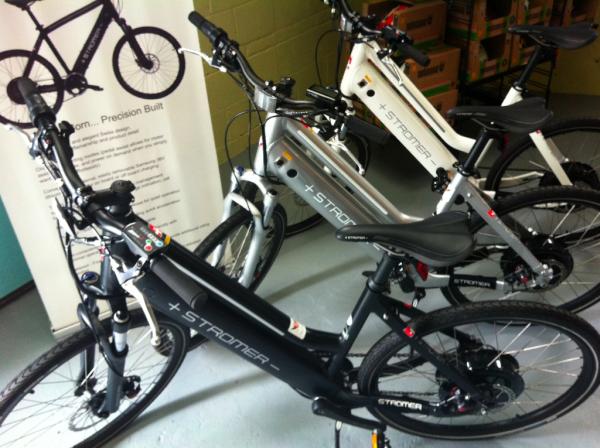 FastLaneEbikes's tweet photo. sexy new bikes deluxe and standard models @FastLaneEbikes http://t.co/hwyInAra