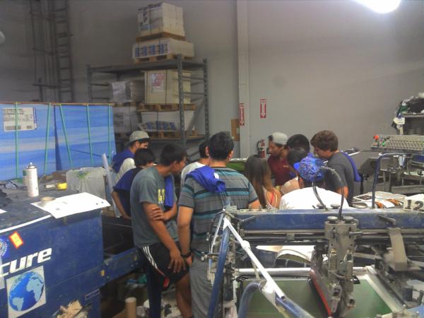 MateoAnderson06's tweet photo. #solful Teens getting creative with the hand press at the first day of the screen printing workshop. @SolidCommunity http://t.co/LHR6DnG9