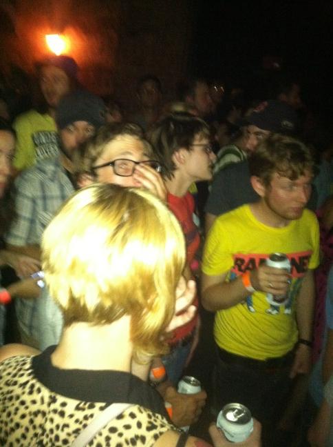 hypoxvi's tweet photo. Fucking hipsters! Lol http://t.co/PEnxjWqb