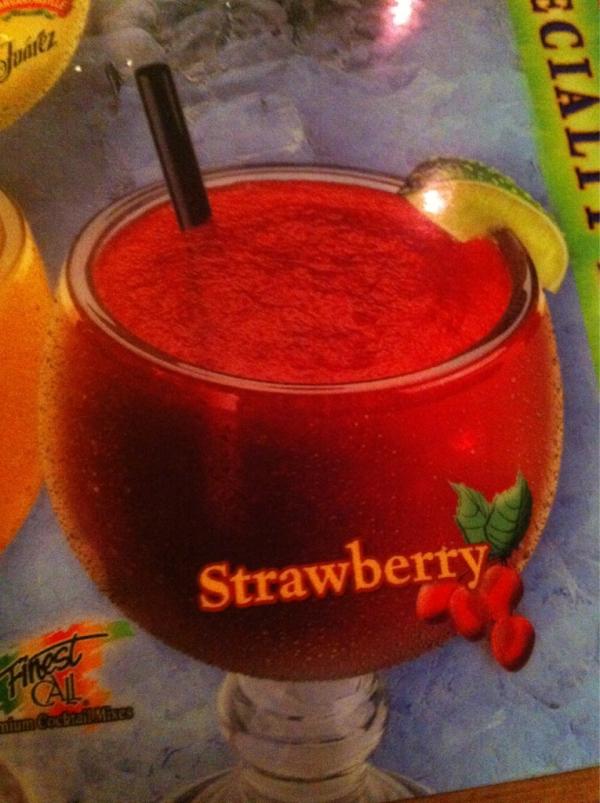 itsMbassbitchh's tweet image. This frozen strawberry margarita looks delicious! #under21problems #sadtweet