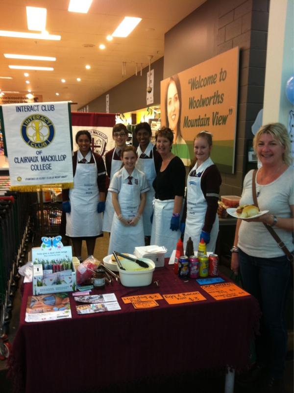 StantonAdam's tweet photo. Raising money for the local hearing impaired school kids at Mt Views Fresh Fair @JLudbrooke @KWhiffin @tjeerdjegen http://t.co/bfKeIUSH