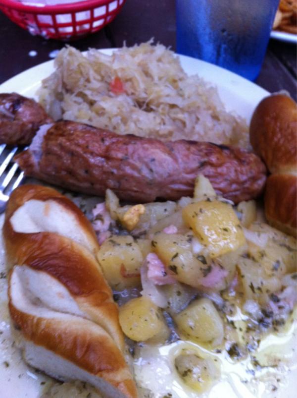417food's tweet photo. German Brat plate @GallowayStation #superyum http://t.co/Es8cycDt