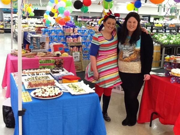 cltwittes's tweet photo. Michelle n friend ready to play with the kids at Somerville @tjeerdjegen http://t.co/ngw7Ln6x