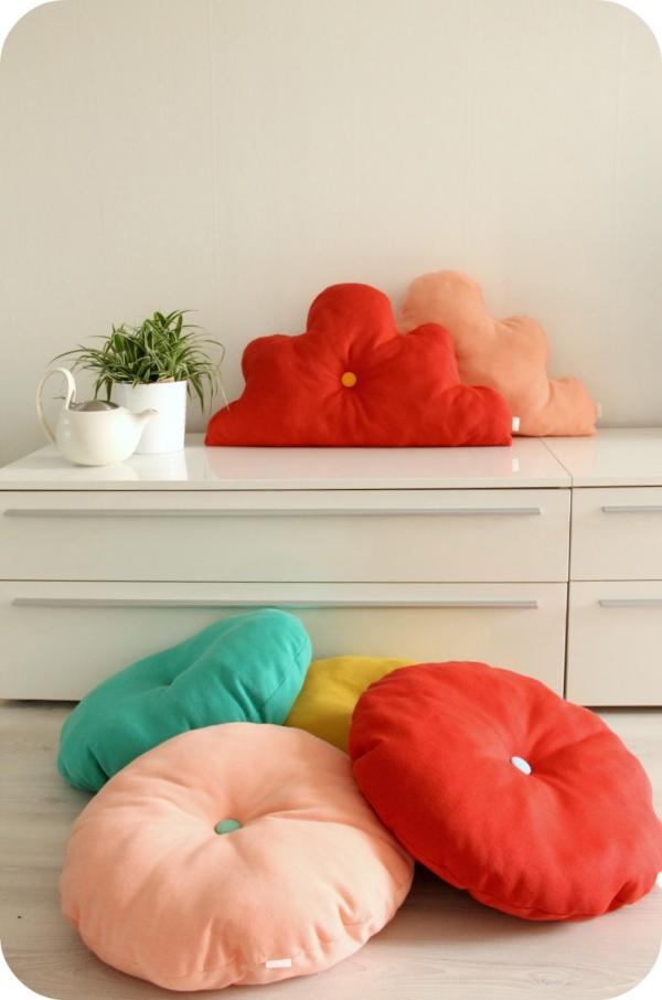 HandMadeByMo's tweet image. Alleen morgen op de @Swanmarkett #XXL gaan deze kussens voor een #STUNTprijs weg. Kom dus gezellig langs. =)