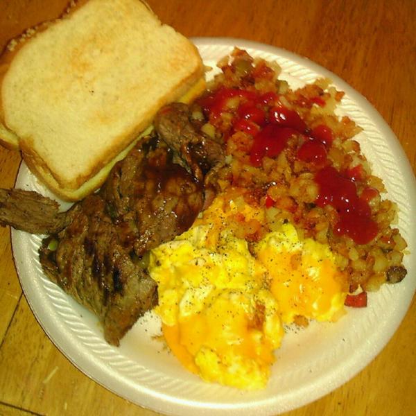 FirstClassMillz's tweet photo. @UpTopRoc good look on the breakfast idea..... http://t.co/HJDUgfpe