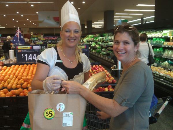 PungentMars's tweet photo. Winners are grinners at karalee 2608 @tjeerdjegen @JLudbrooke @jason_mckinnon #woolworthsfreshfair http://t.co/m1pZP6MU