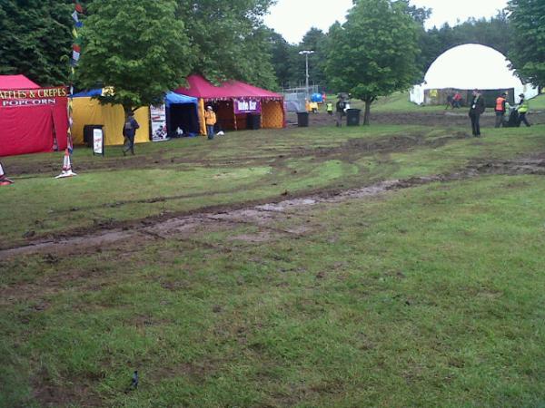 Mangakamaiden's tweet photo. Its a muddy start to @rotwfestival @bbc_introducing today with a delay. http://t.co/TLkXzDQA