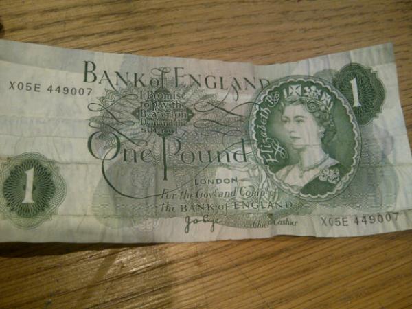 Reeese__'s tweet image. #OnePoundNote anyone?