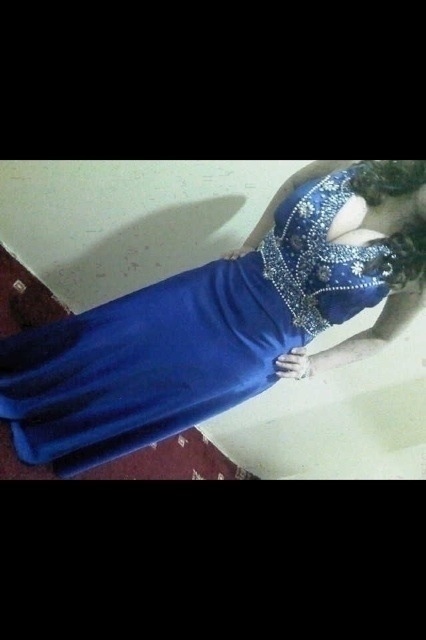 both_mam7oon's tweet photo. "@msrem2012: ايش رايكم في الفستان او بدون فستان احسن ريتويت للصوره http://t.co/ehQIFQdt" بدون راح يكون اجمل واروع واحلى