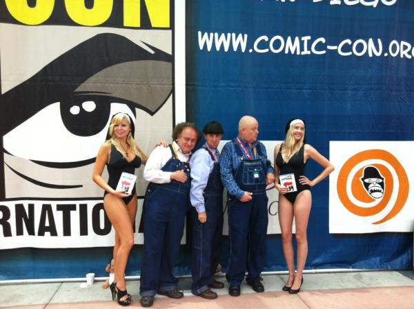 20thHomeEnt's tweet photo. #3Stooges What are your #comicconconfessions today? #SDCC http://t.co/9jg6NgFW