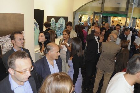 gabyeagle's tweet photo. vernissage---parallel-i- http://t.co/J47DgOJO