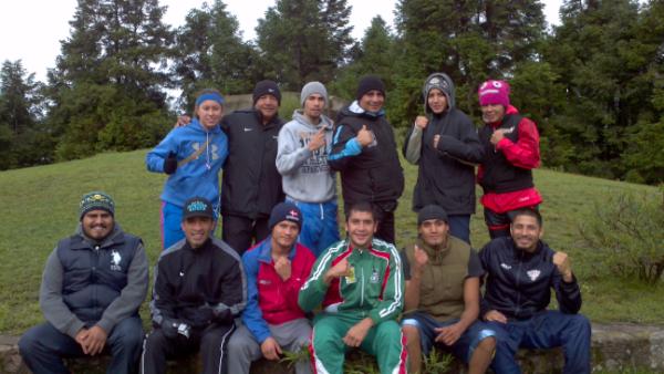CobritaOficial's tweet photo. Todo el equipo nava q chingon http://t.co/3XPG1iez